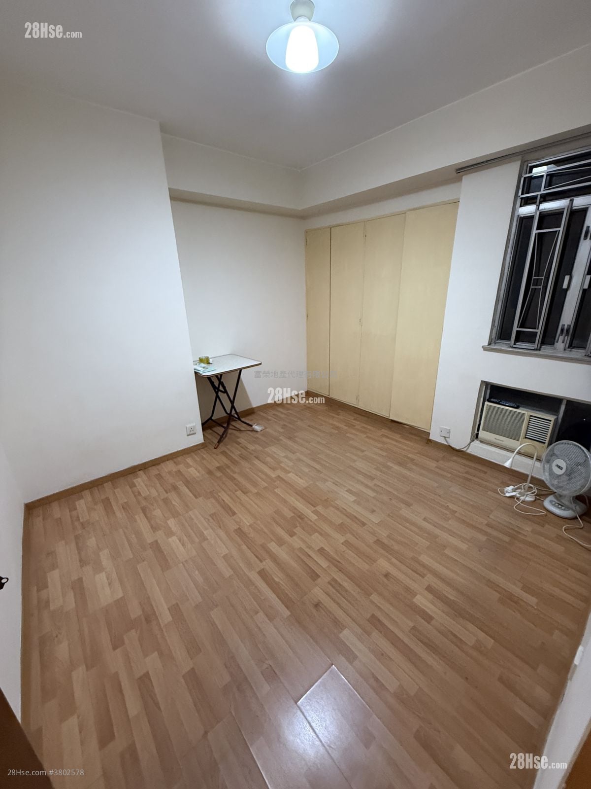 红磡湾中心 售盘 4 房 , 2 浴室 911 平方尺