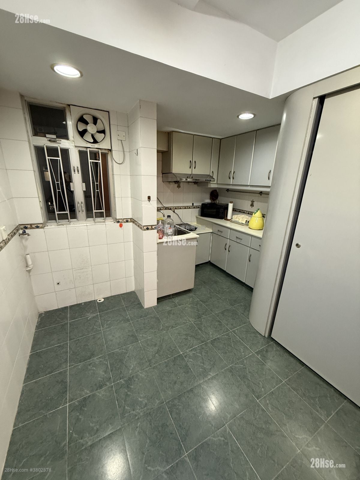 红磡湾中心 售盘 4 房 , 2 浴室 911 平方尺