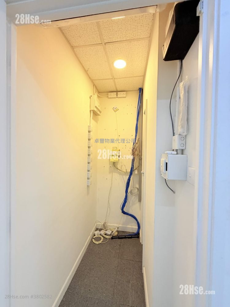 Wui Wah Factory Building Rental 2 Bedrooms 1,150 ft²