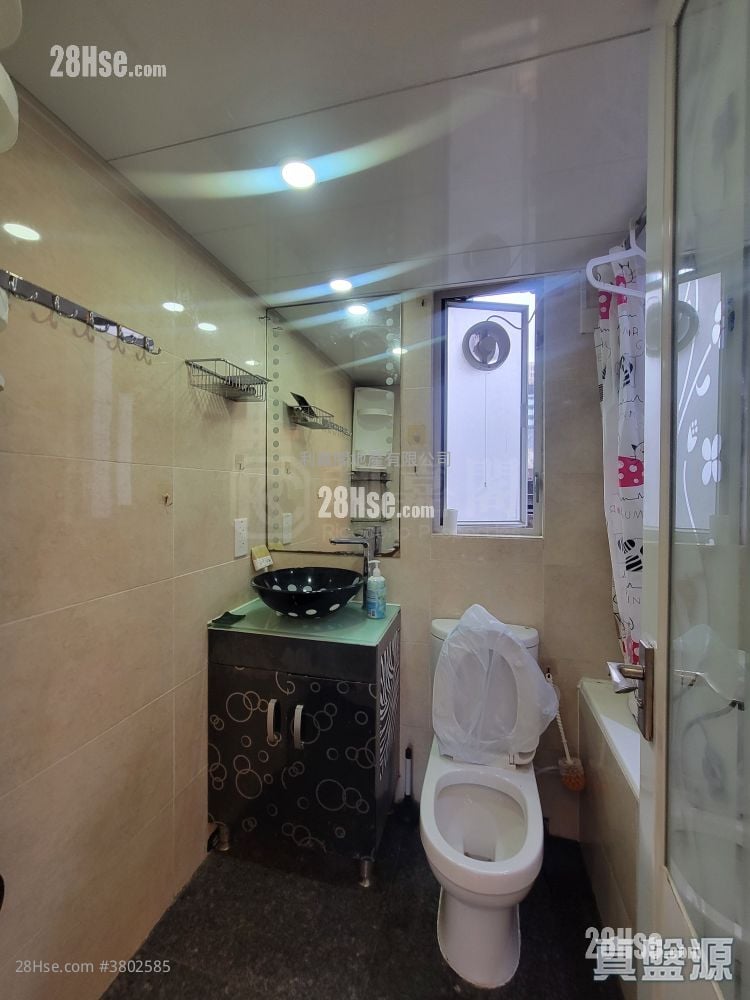 Fa Yuen Plaza Sell 2 Bedrooms 322 ft²