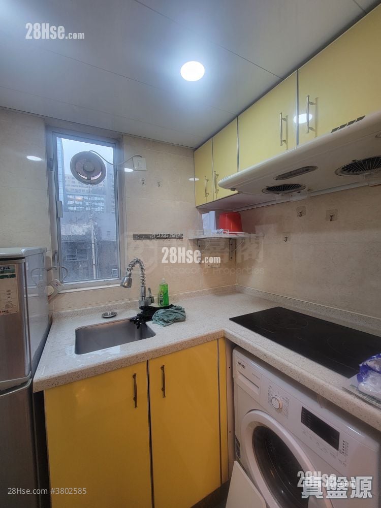 Fa Yuen Plaza Sell 2 Bedrooms 322 ft²