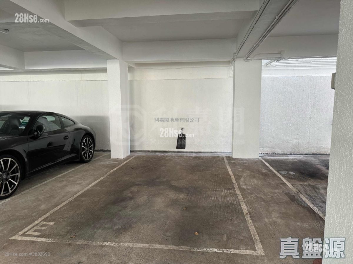 King's Court Sell 3 Bedrooms , 2 Bathrooms 1,053 ft²