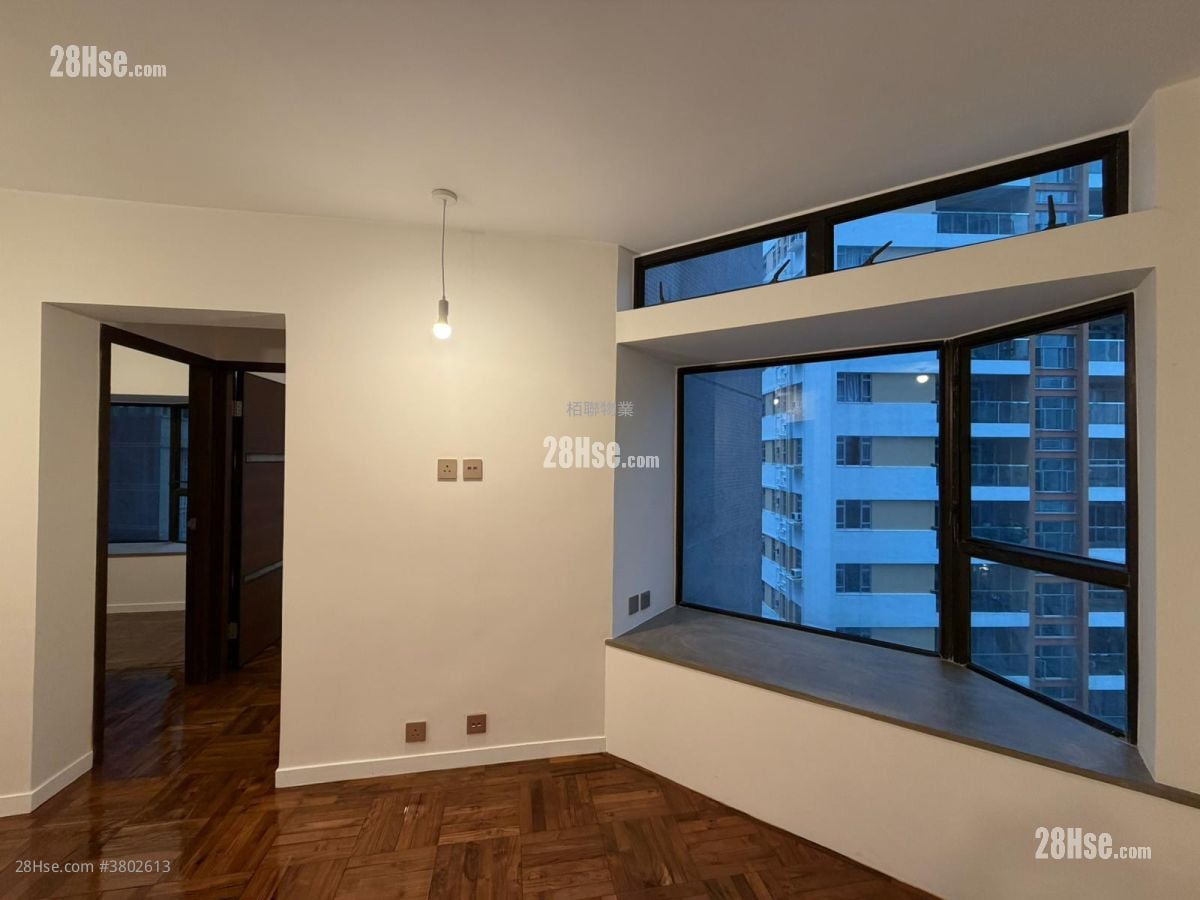 Euston Court Sell 2 Bedrooms , 1 Bathroom 587 ft²