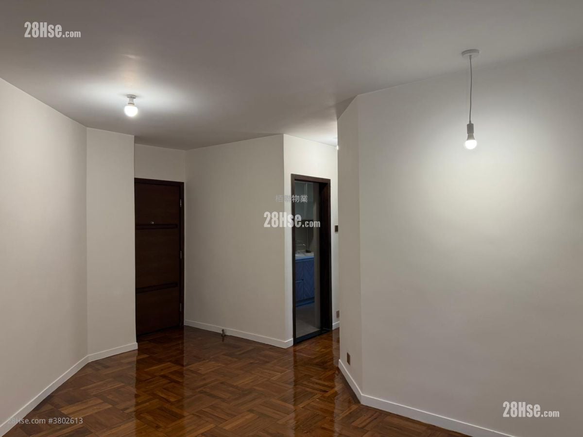 Euston Court Sell 2 Bedrooms , 1 Bathroom 587 ft²