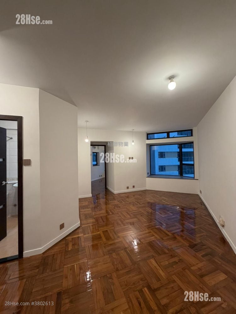 Euston Court Sell 2 Bedrooms , 1 Bathroom 587 ft²