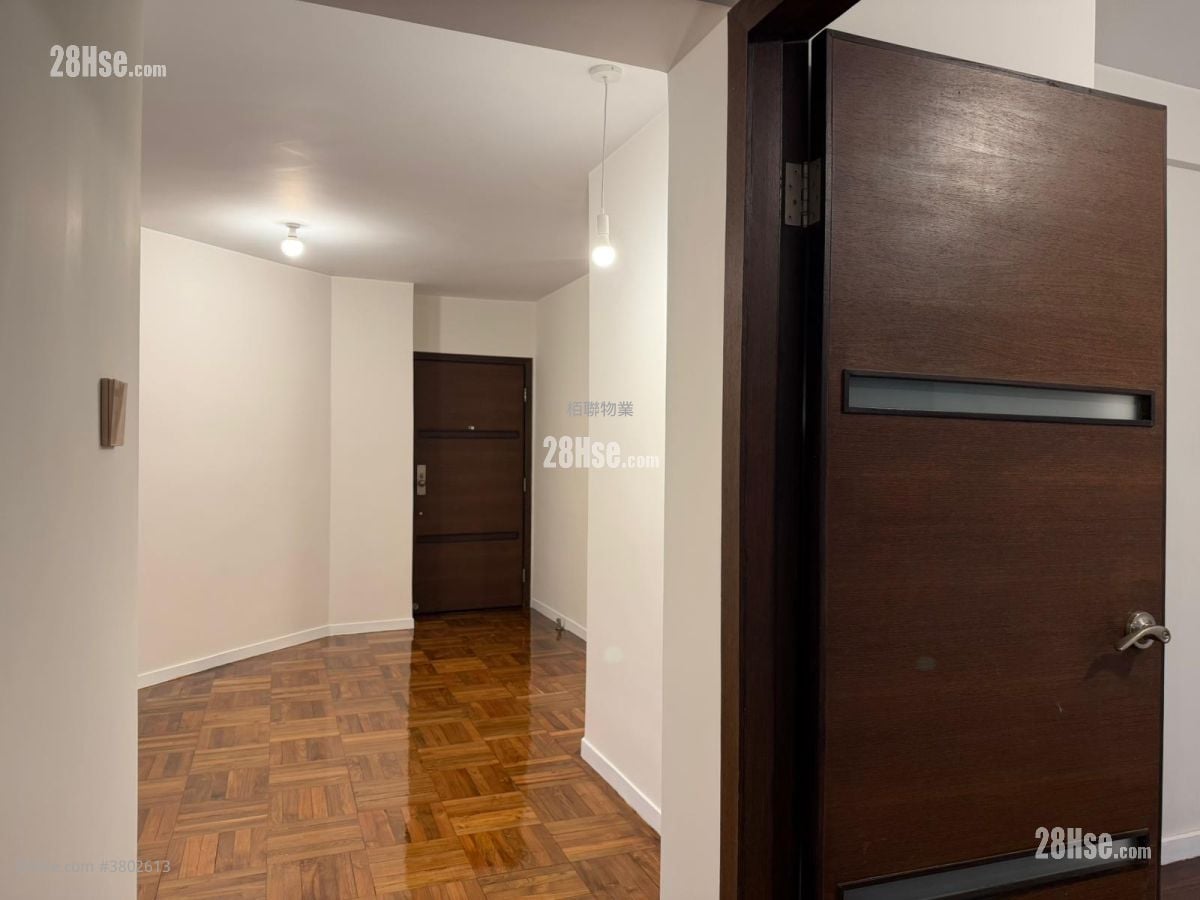 Euston Court Sell 2 Bedrooms , 1 Bathroom 587 ft²