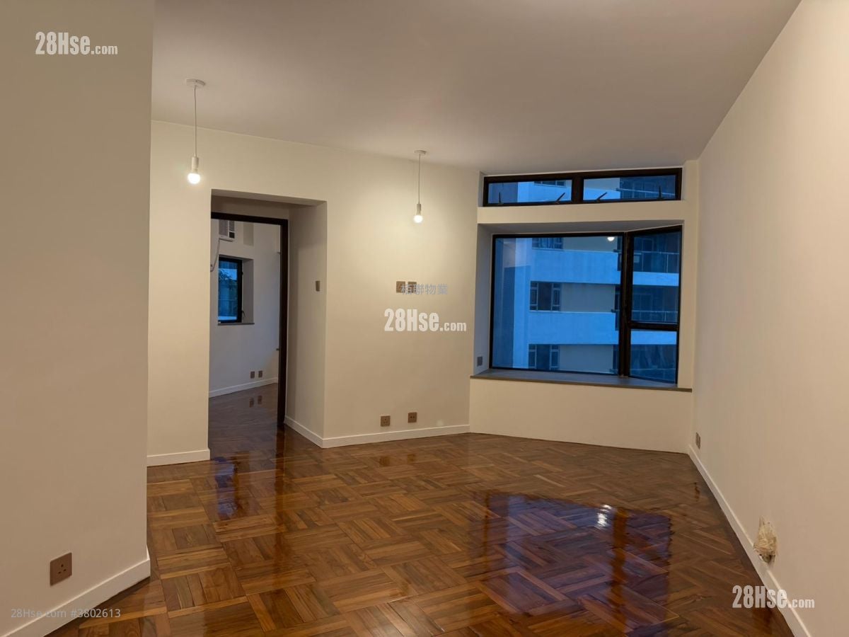 Euston Court Sell 2 Bedrooms , 1 Bathroom 587 ft²