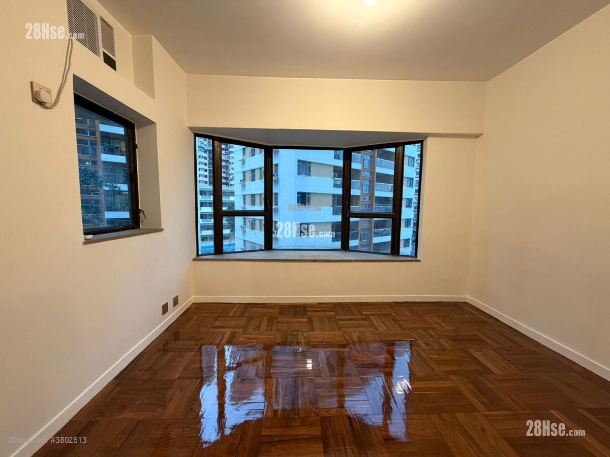 Euston Court Sell 2 Bedrooms , 1 Bathroom 587 ft²