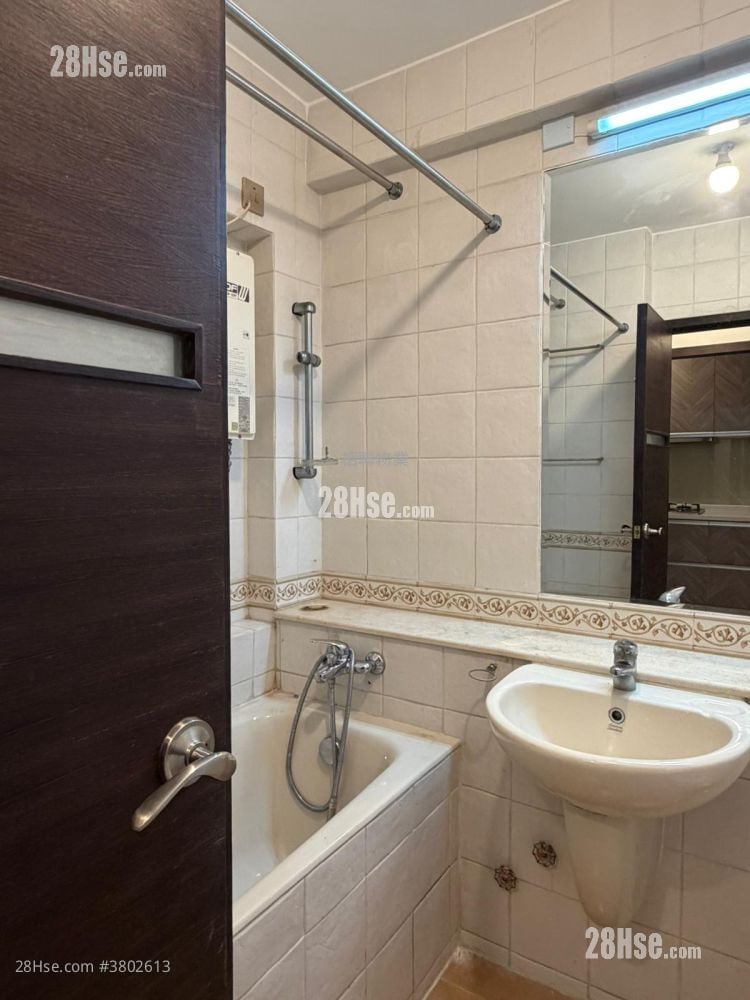 Euston Court Sell 2 Bedrooms , 1 Bathroom 587 ft²