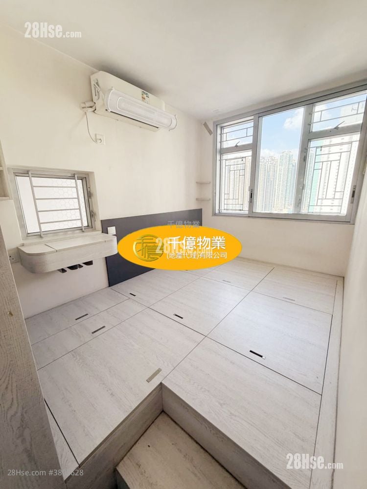 Hoi Lok Court Sell 2 Bedrooms 394 ft²