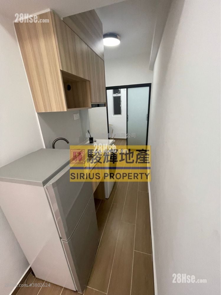 Golden Crown Court Rental 1 Bedroom , 1 Bathroom 180 ft²