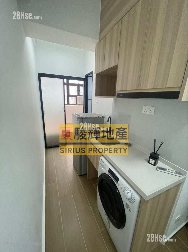Golden Crown Court Rental 1 Bedroom , 1 Bathroom 180 ft²