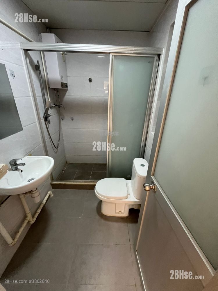 Healthy Gardens Sell 2 Bedrooms , 1 Bathroom 446 ft²