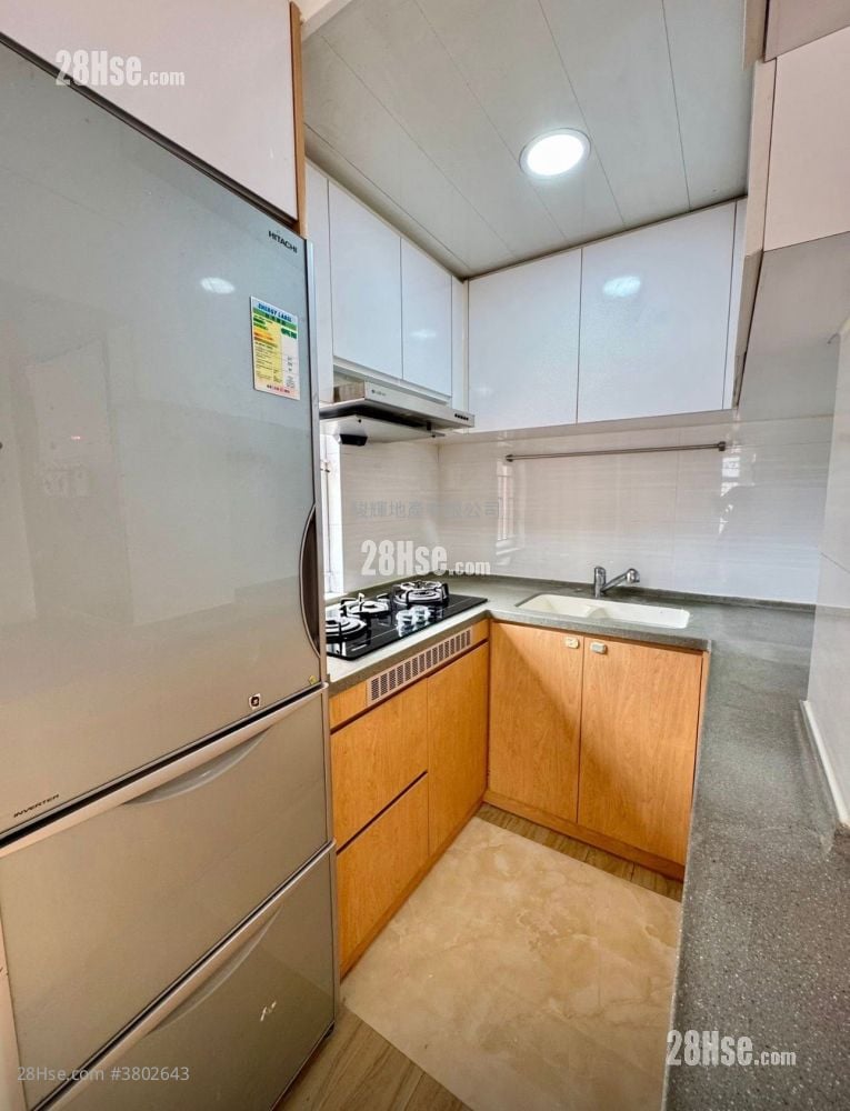 Hung Wai Building Sell 2 Bedrooms , 1 Bathroom 306 ft²