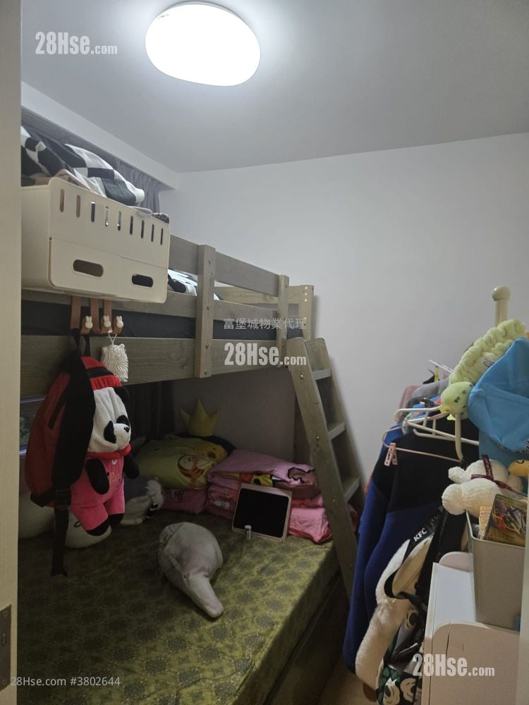 Hong Lam Court Sell 2 Bedrooms , 1 Bathroom 401 ft²