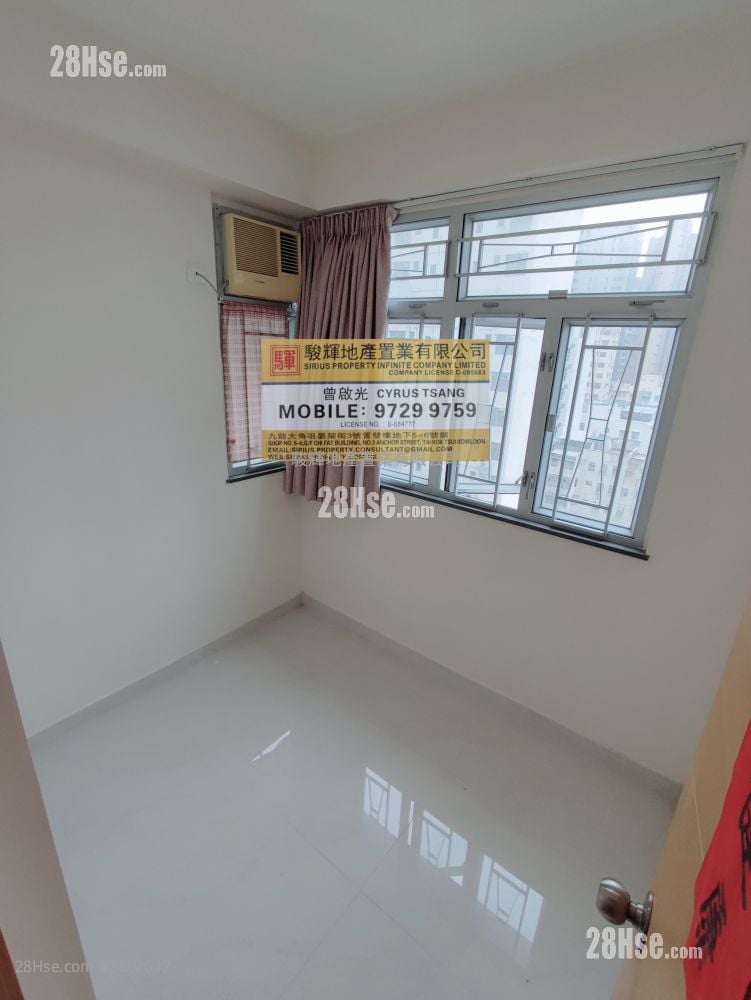Winfield Building Sell 2 Bedrooms , 1 Bathroom 246 ft²