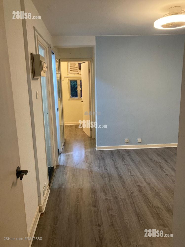 Bedford Gardens Rental 2 Bedrooms , 1 Bathroom 410 ft²