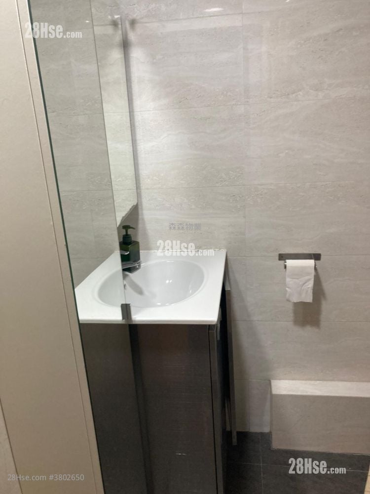 Bedford Gardens Rental 2 Bedrooms , 1 Bathroom 410 ft²