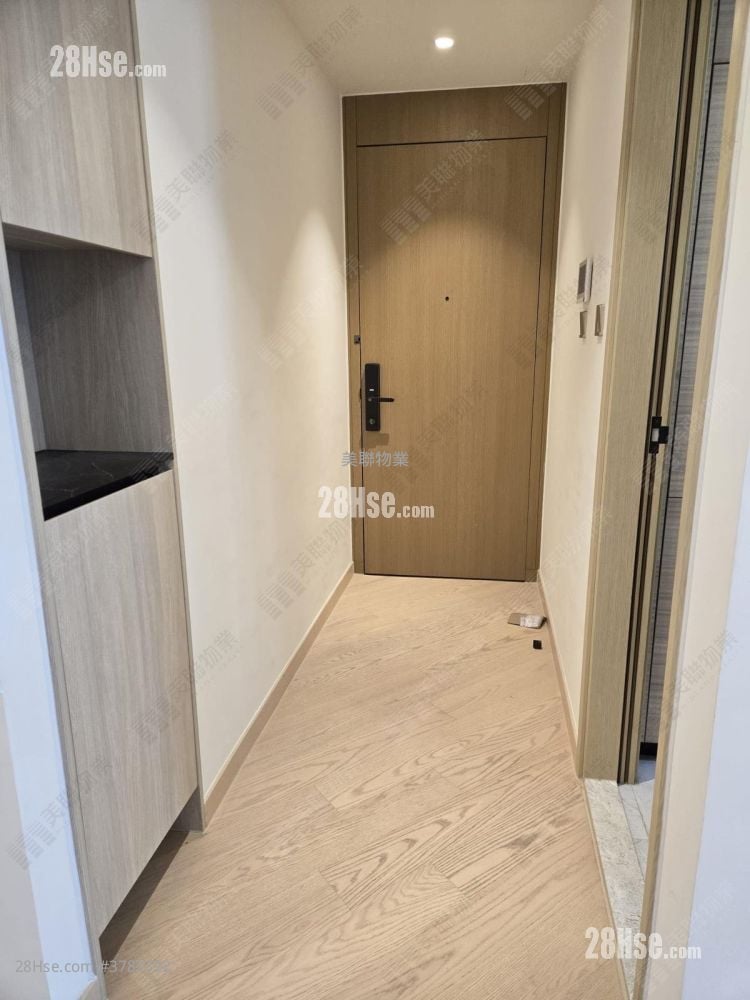 The Arles Sell 2 Bedrooms , 1 Bathroom 542 ft²