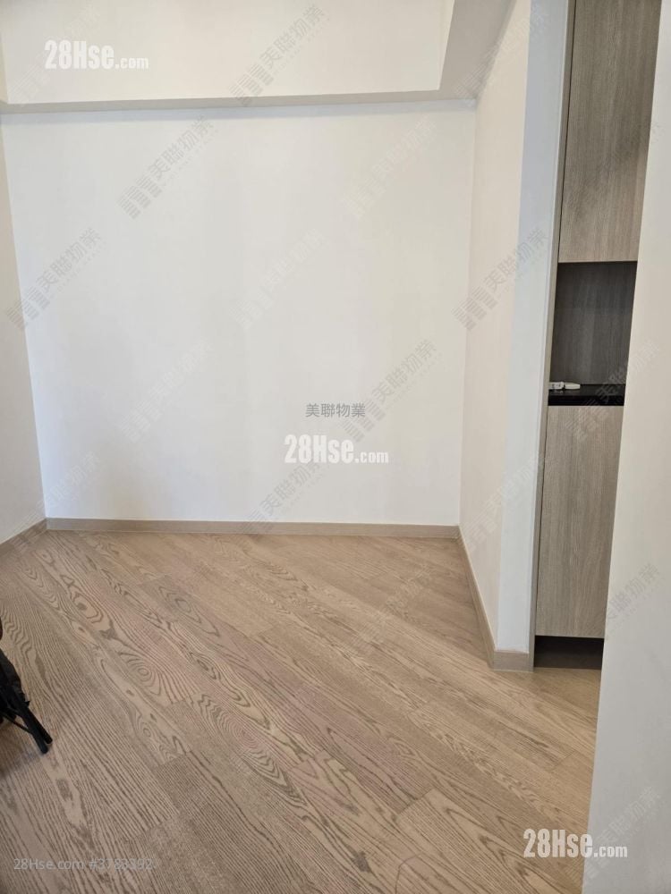 The Arles Sell 2 Bedrooms , 1 Bathroom 542 ft²