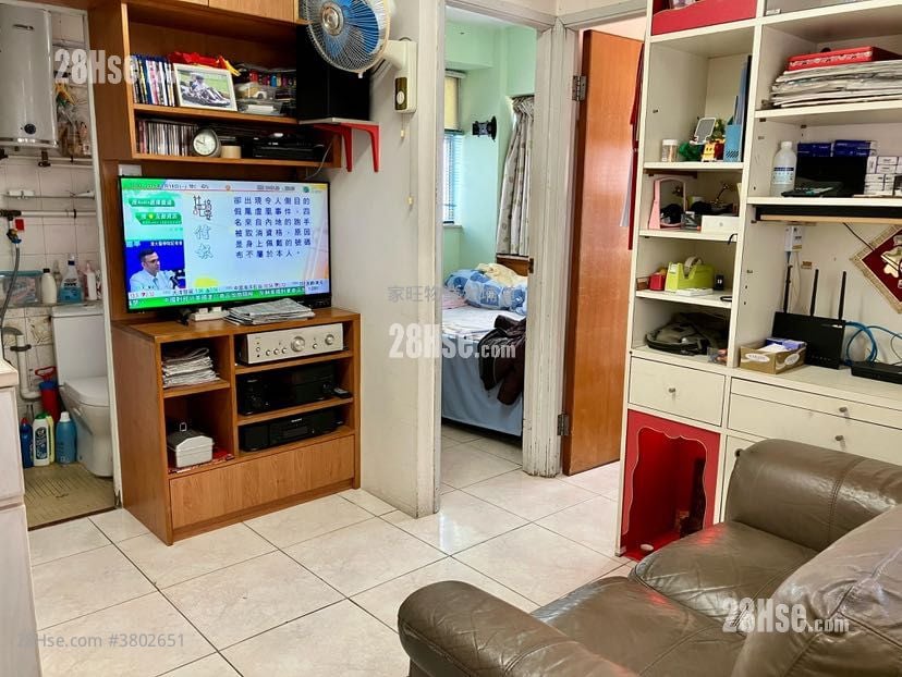 Tin Fung House Sell 2 Bedrooms , 1 Bathroom 269 ft²