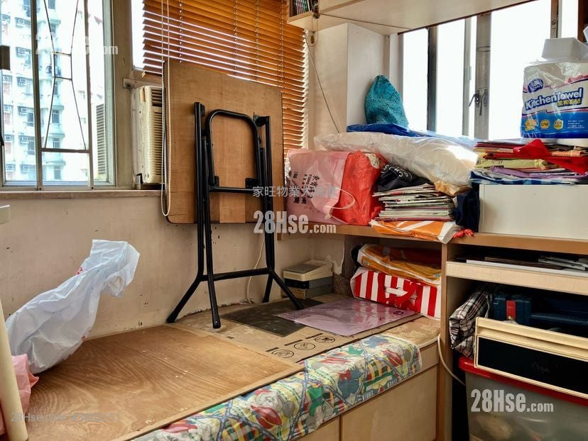 Tin Fung House Sell 2 Bedrooms , 1 Bathroom 269 ft²