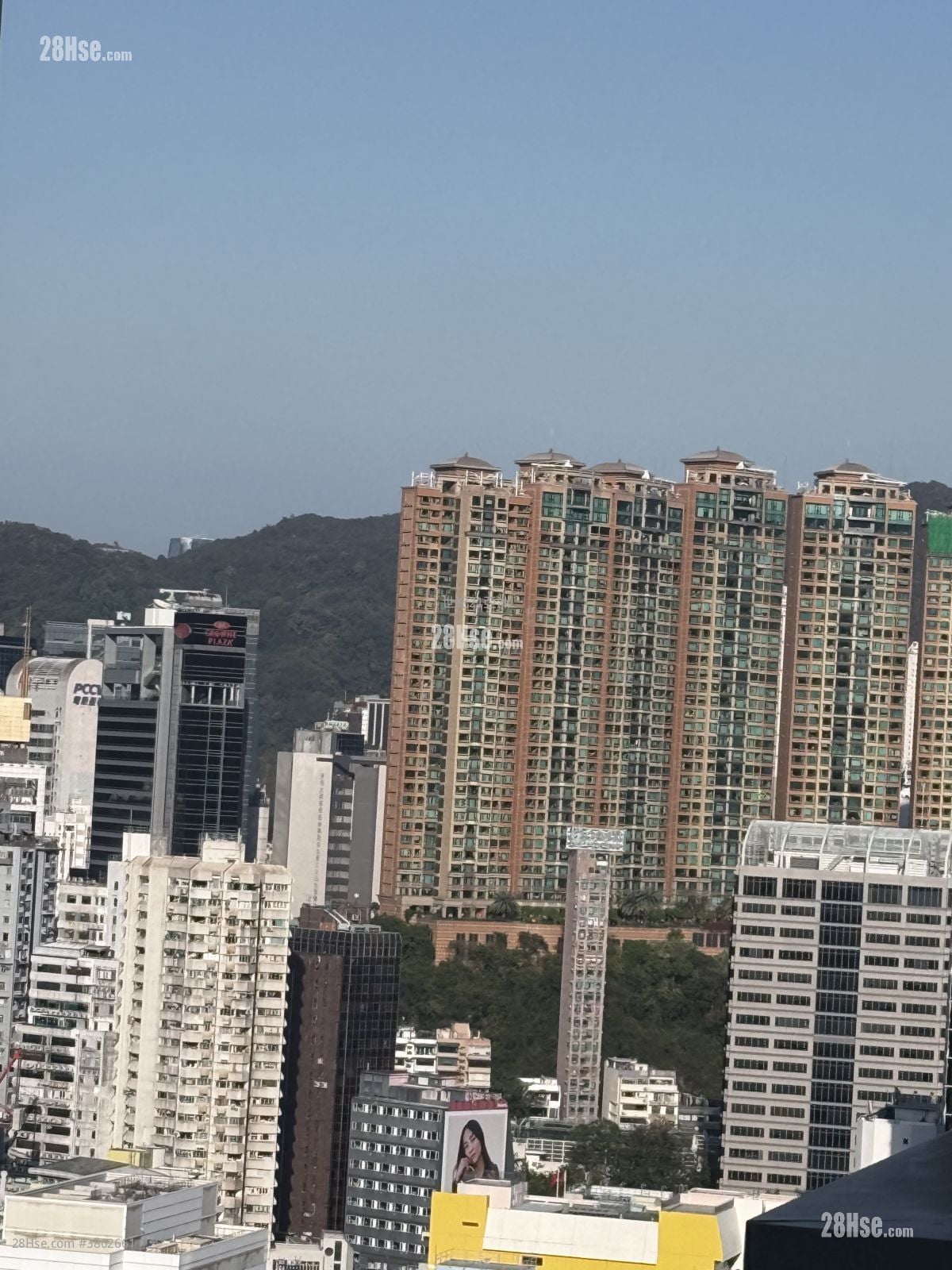 Queen's Cube Rental Studio 277 ft²