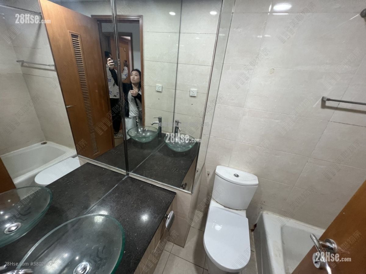 Indihome Sell 1 Bedroom 420 ft²