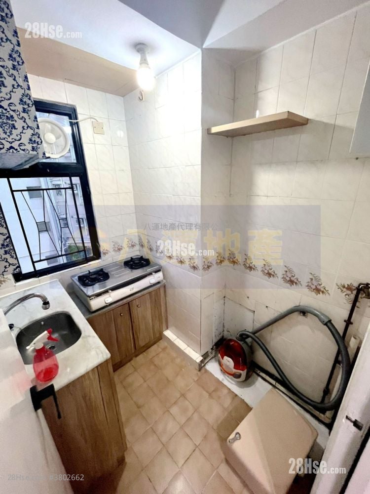 Wing Loong Building Sell 2 Bedrooms , 1 Bathroom 293 ft²
