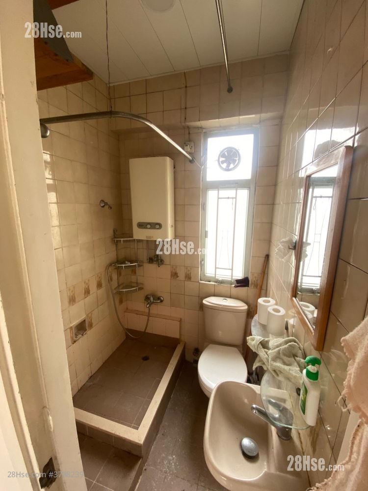 荣华大厦 租盘 2 房 , 1 浴室 320 平方尺