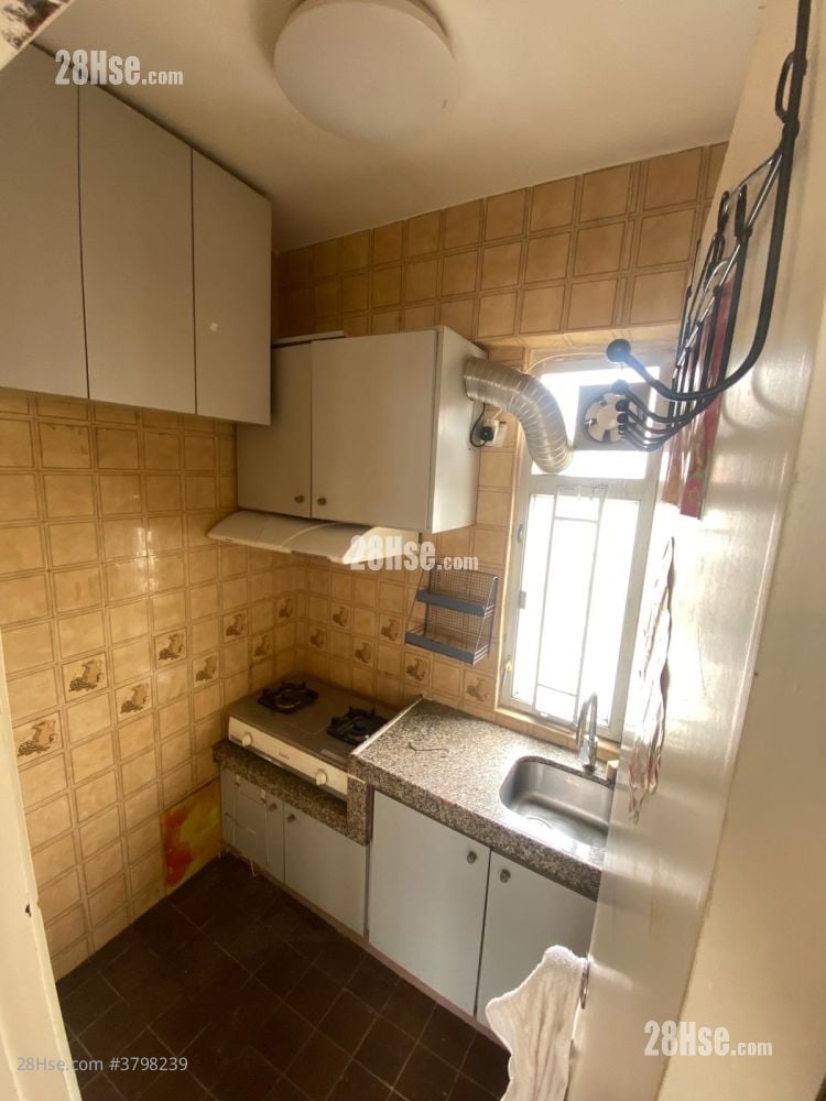 荣华大厦 租盘 2 房 , 1 浴室 320 平方尺