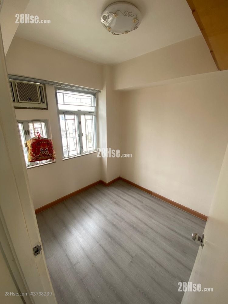 荣华大厦 租盘 2 房 , 1 浴室 320 平方尺