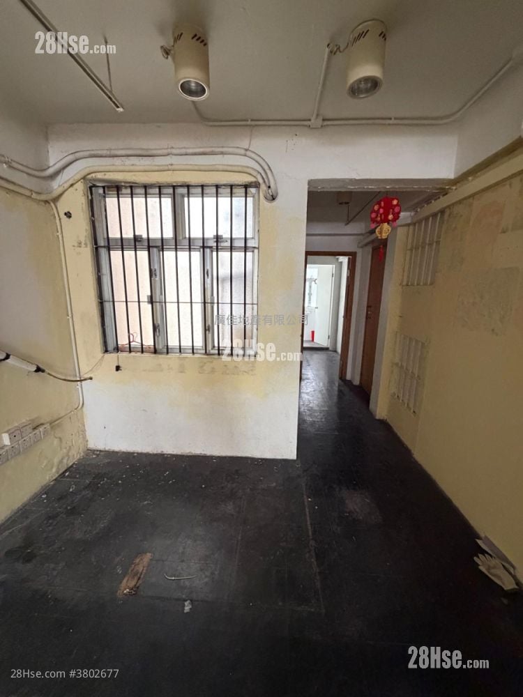 西洋菜南街50-52号 售盘 1 浴室 598 平方尺