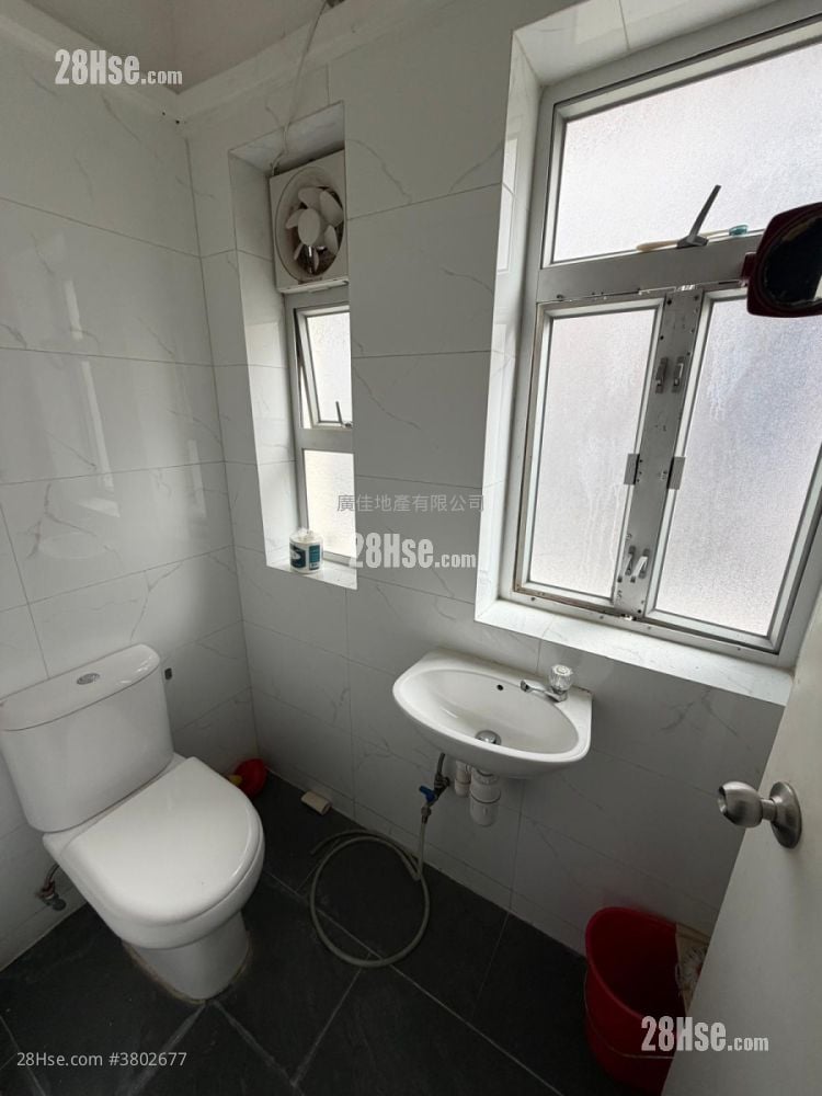 西洋菜南街50-52号 售盘 1 浴室 598 平方尺