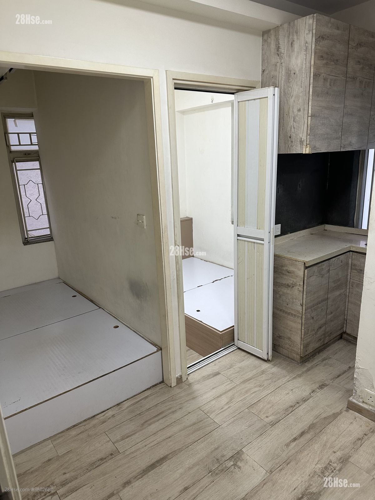 德安楼 租盘 150 平方尺