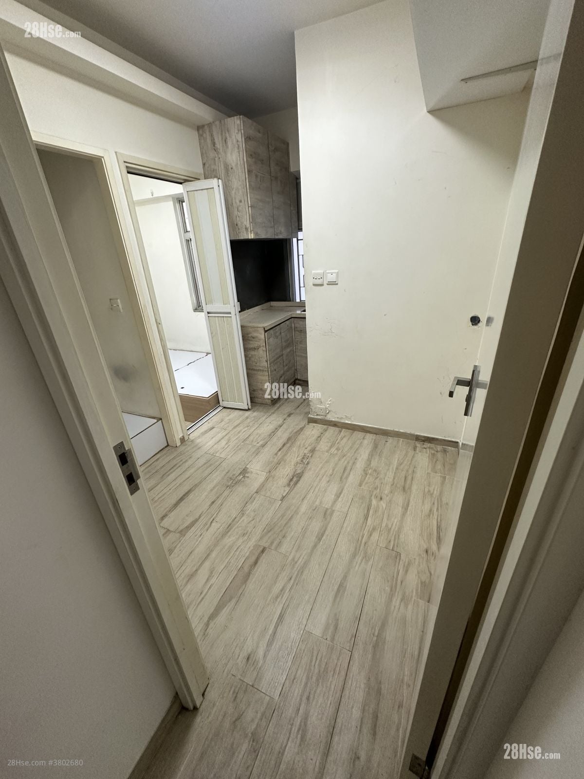 德安楼 租盘 150 平方尺