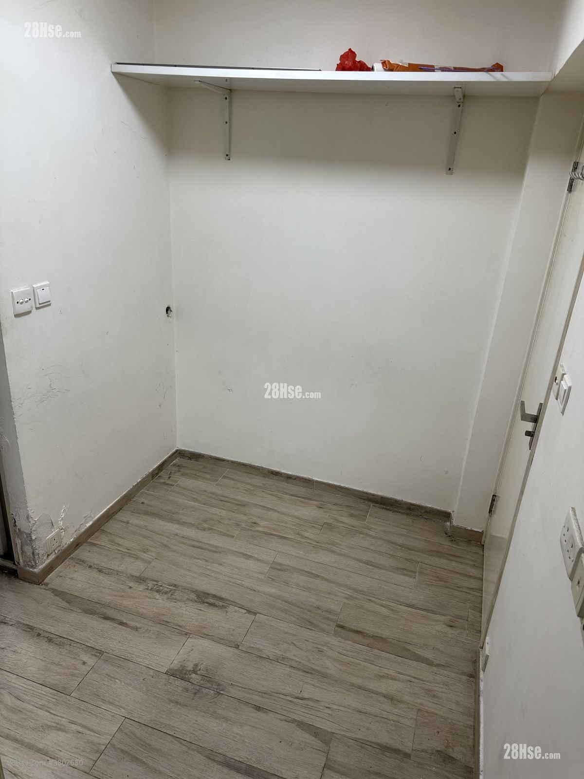 德安楼 租盘 150 平方尺