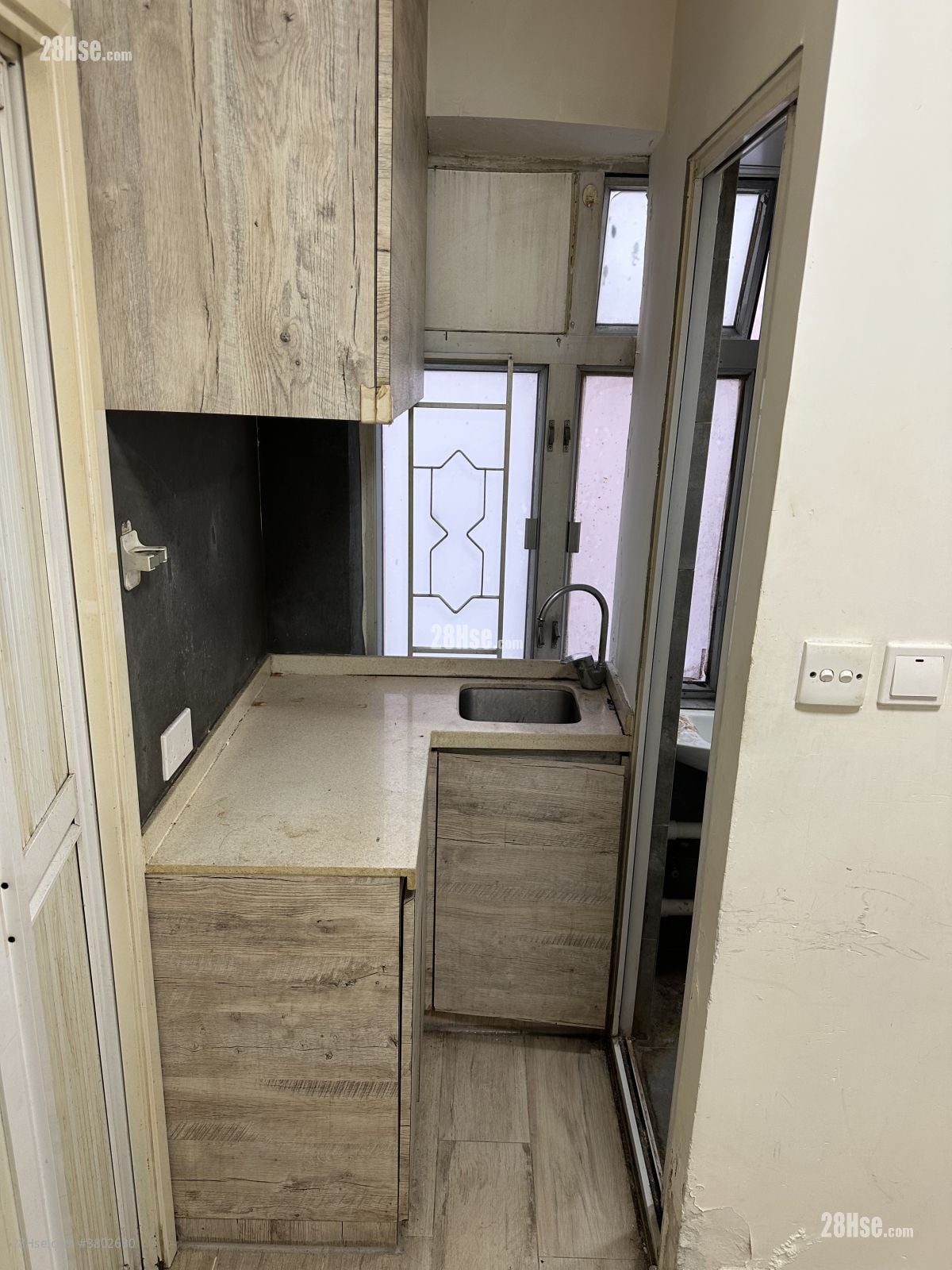 德安楼 租盘 150 平方尺