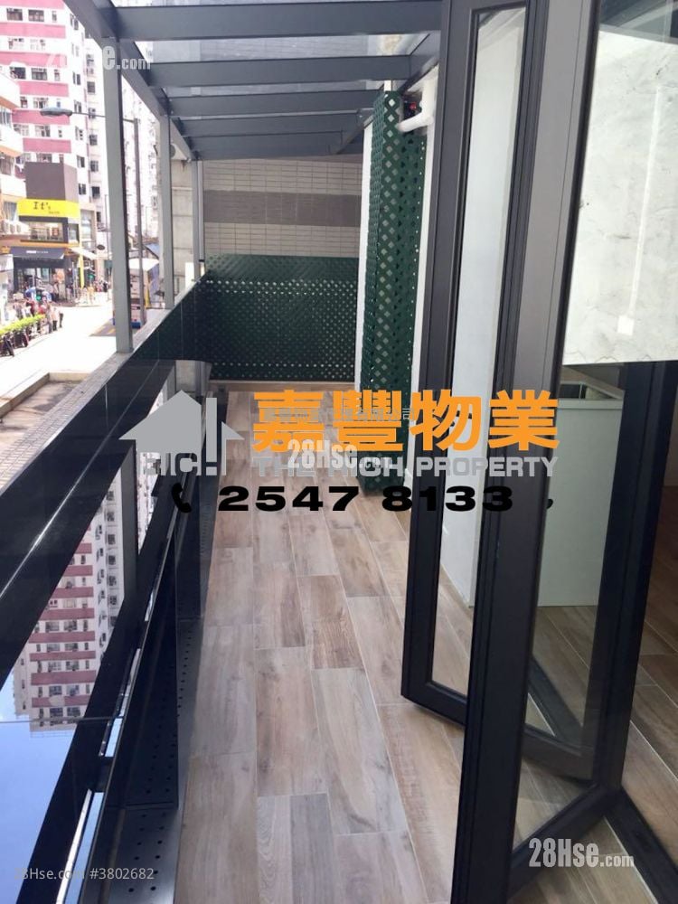 Sai On Building Rental Studio 262 ft²