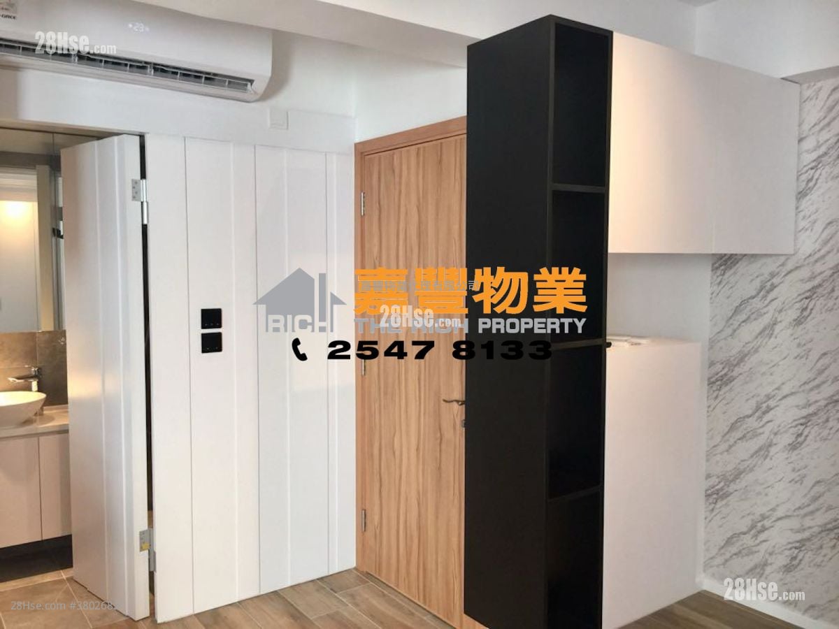 Sai On Building Rental Studio 262 ft²