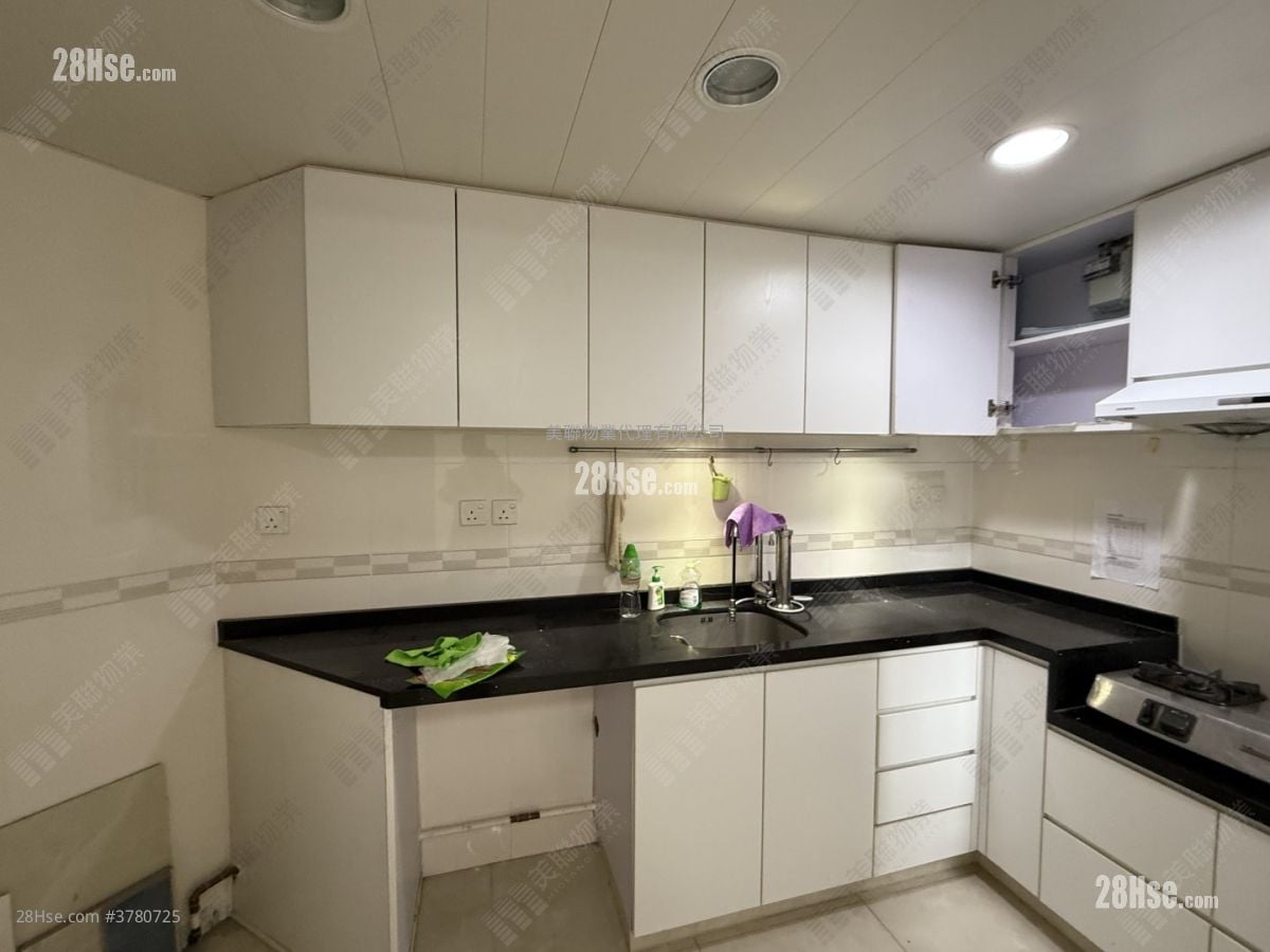 杏花邨 售盘 4 房 , 2 浴室 826 平方尺