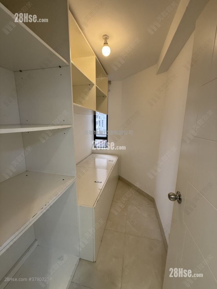 杏花邨 售盘 4 房 , 2 浴室 826 平方尺