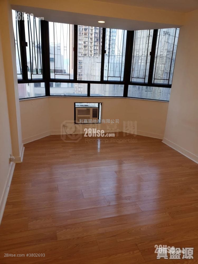 Wing Cheung Court Sell 3 Bedrooms 1,116 ft²