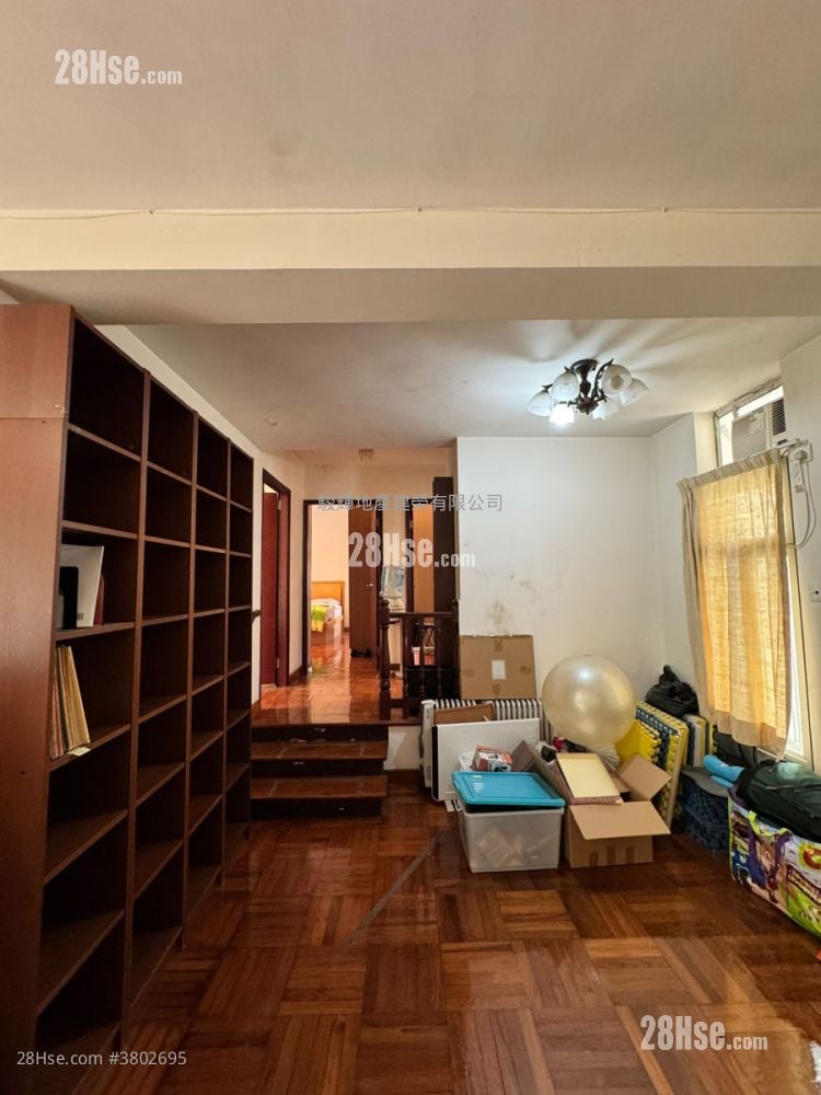 Harrison Court Sell 3 Bedrooms , 2 Bathrooms 1,378 ft²