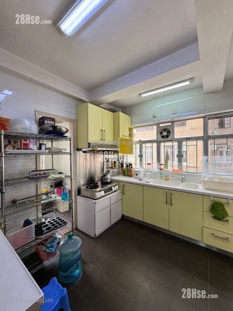 Harrison Court Sell 3 Bedrooms , 2 Bathrooms 1,378 ft²