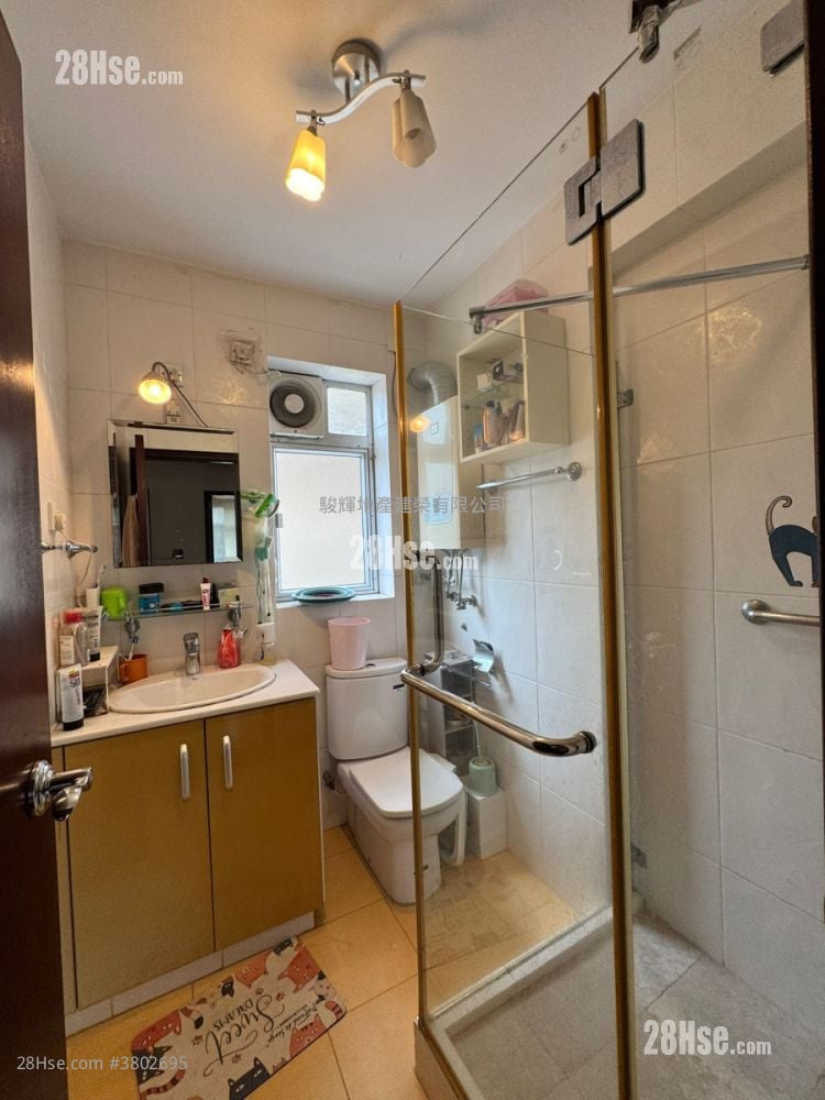 Harrison Court Sell 3 Bedrooms , 2 Bathrooms 1,378 ft²