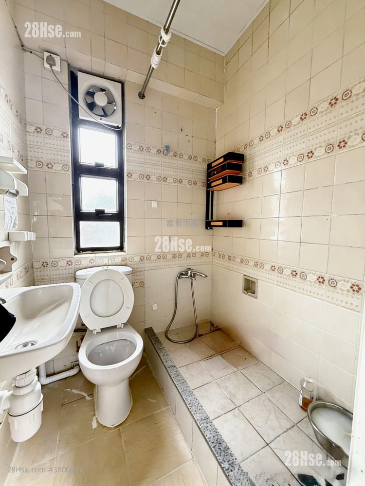 Loong Wah Building Rental 2 Bedrooms , 1 Bathroom 307 ft²