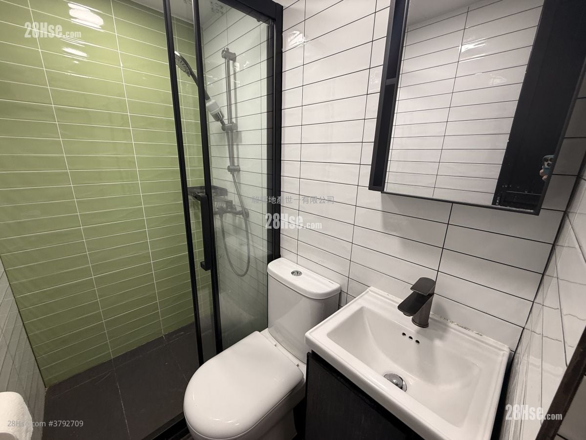 华登大厦 租盘 1 浴室 130 平方尺