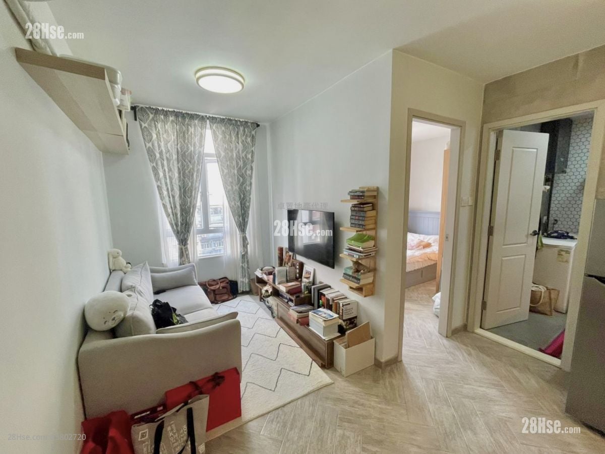 Houston Court Sell 1 Bedroom , 1 Bathroom 301 ft²