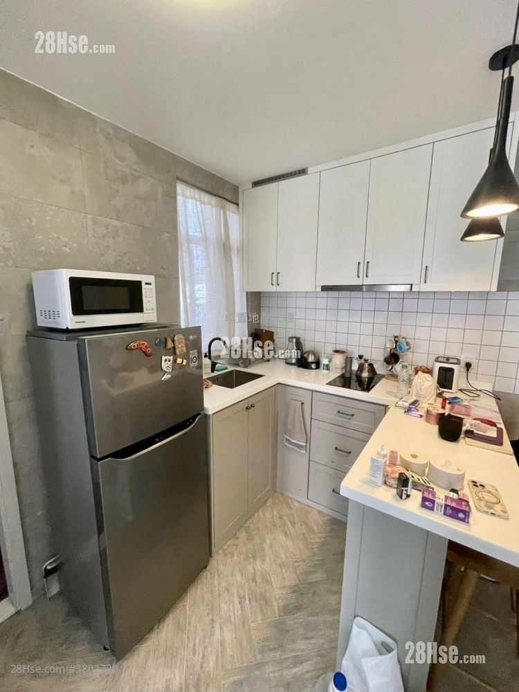 Houston Court Sell 1 Bedroom , 1 Bathroom 301 ft²